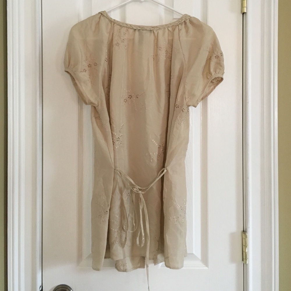 100% Silk Blouse with Flower Embroidery - Picture 4 of 4